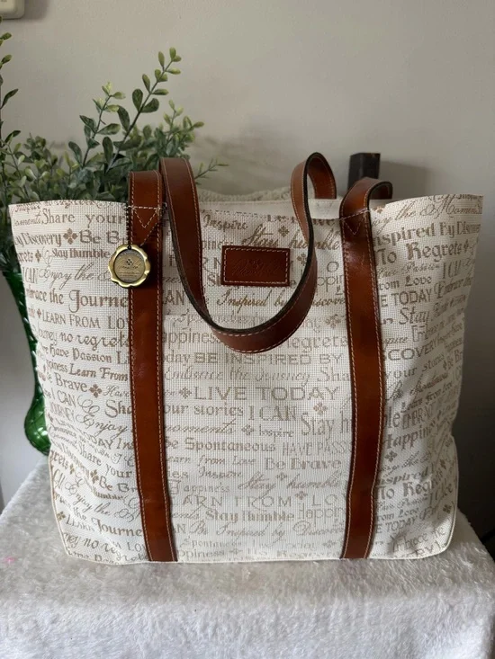 Patricia Nash 10th Anniversary Tote with Dustbag - Picture 4 of 17